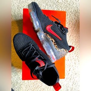 Nike Women’s Flyknit Vapormax Size ‘7’